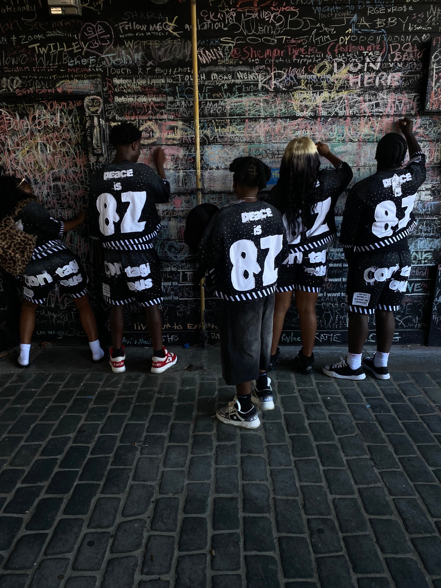 Contagious short sets (black)